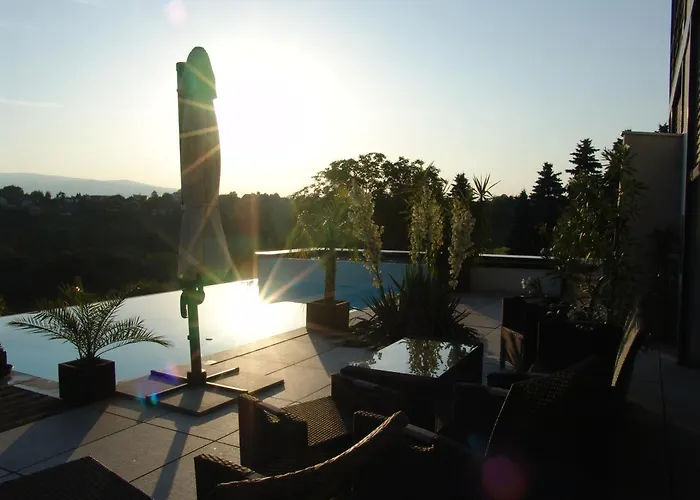 Architektenhaus - Pool - Fernsicht 公寓 兰纳赫